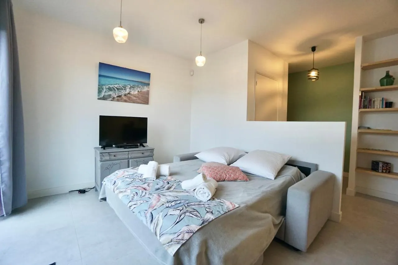 Le Clos De L'Anse *Front De Mer* Apartment Ploemeur 0*,  France