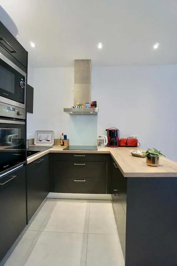 Le Clos De L'Anse *Front De Mer* Apartment Ploemeur 0*,  France